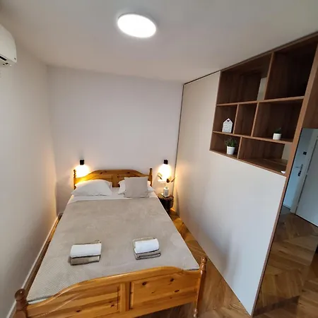 Danica Apartament *