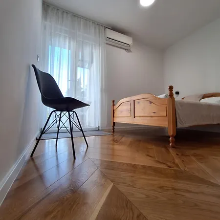 Apartament Danica