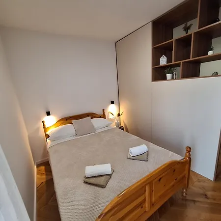 Danica Apartament *